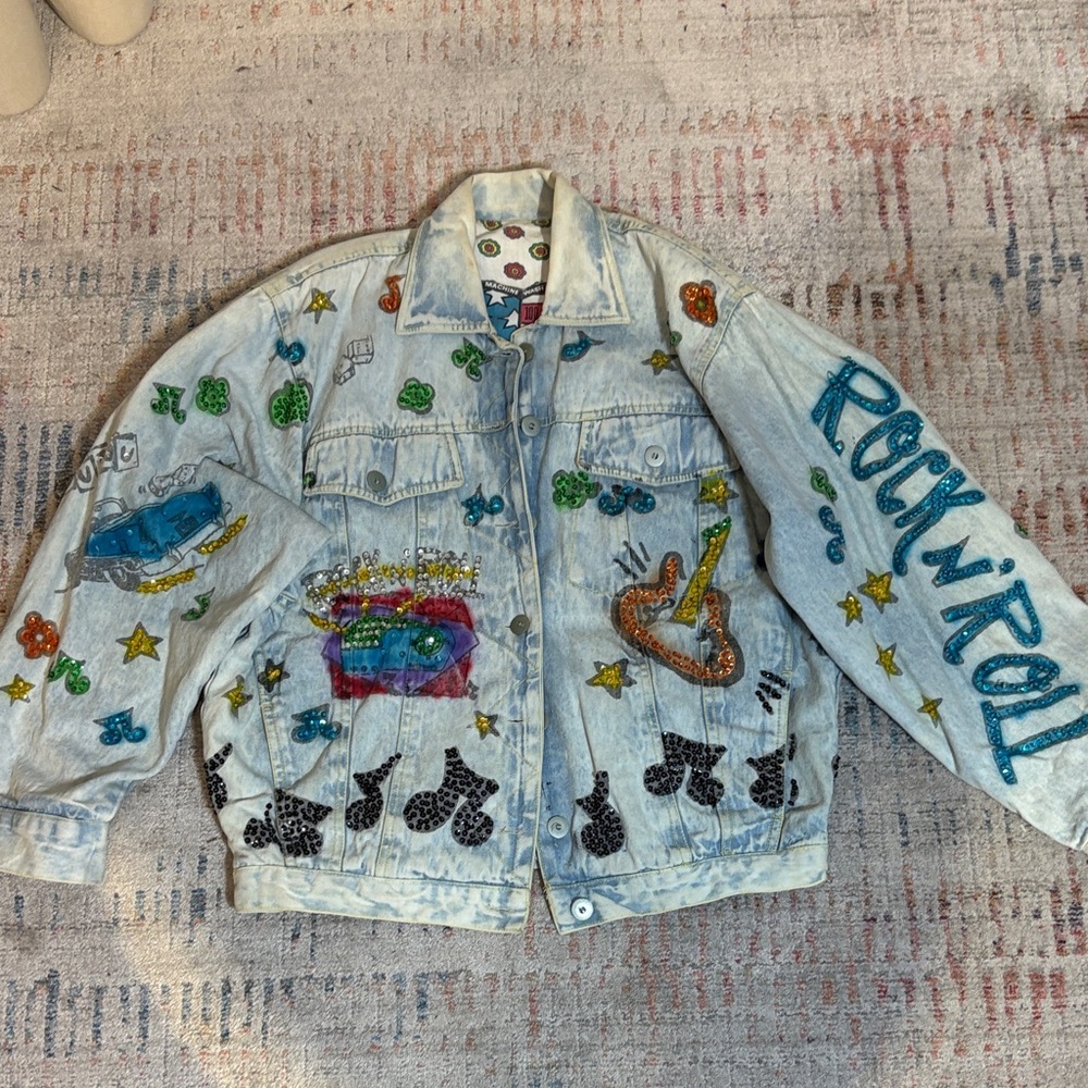 32. Vintage 1989 Jou Jou bedazzled denim rock and roll jacket - Picture 7 of 9
